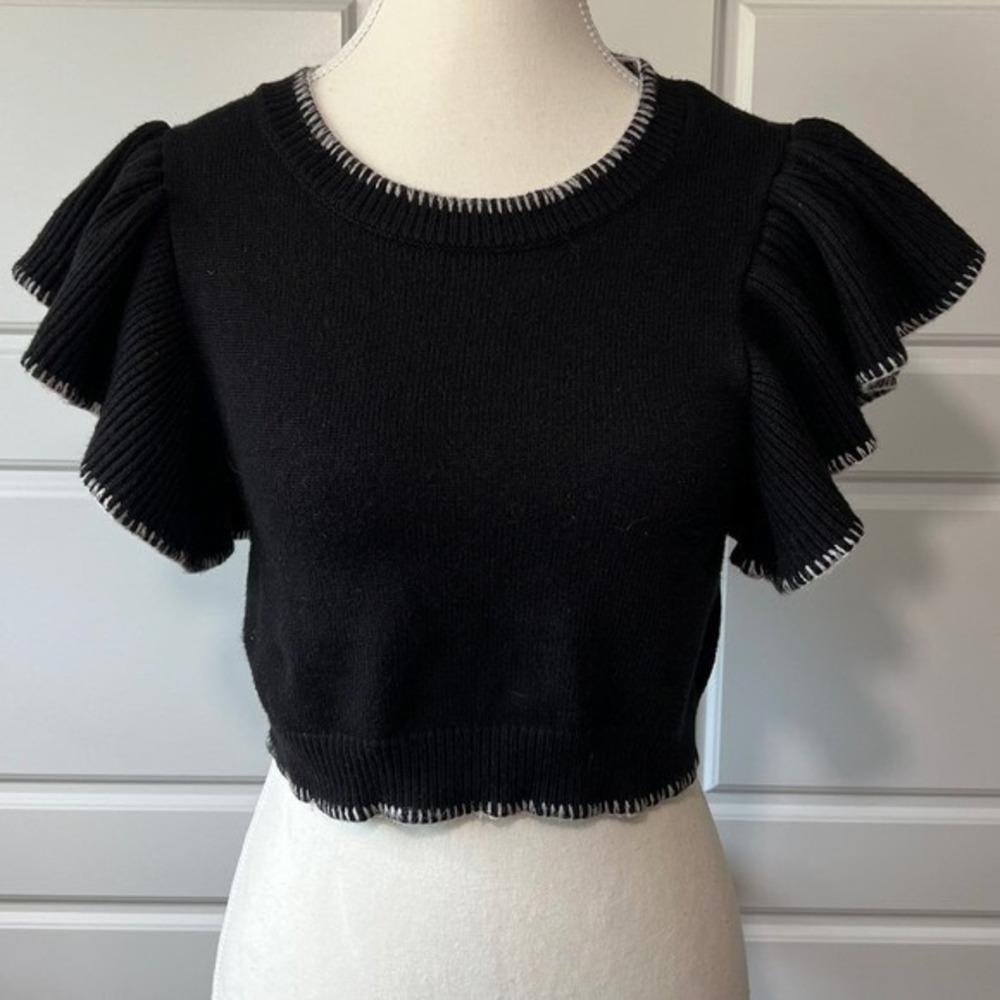 Day + Moon Ruffle Sleeve Knit Top‎ Women S Black Contrast Stitch Cropped